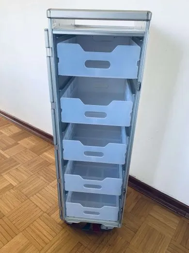 Flugzeugtrolley Einschub GER